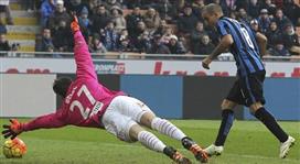 فيديو- الإنتر يتعثّر بالتعادل مجددا على أرضه بالدقيقة الأخيرة أمام كاربي