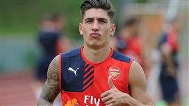 أرسنال سيمدد عقد هيكتور بيليرين لـ 5 مواسم إضافية