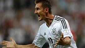 نابولي يفكر بالتعاقد مع كلوزه لتعويض ميليك !