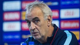 منتخب قطر يستغني عن «المُجنّسين» .. وفوساتي يلوّح بالاستقالة