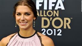 رئيس ليون يحقق حلمه بضم أليكس مورجان نجمة منتخب أمريكا