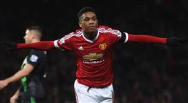 «الداهية مونشي» يواصل صفقاته الذكية .. ويخطط هذه المرة على خطف «مارسيال» من أولد ترافورد