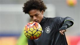 برشلونة يراقب ليروي ساني ويُجهز 37 مليون يورو لضمه