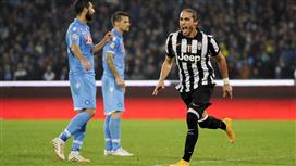 نابولي يسعى للظفر بخدمات كاسيريس