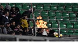 بالفيديو - اشتباكات دامية بين جماهير باليرمو ولاتسيو!