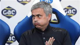 اليونايتد لـ مورينيو: عليك الانتظار لعام آخر.. فان خال سيبقى وجرّب حظك في الصين!