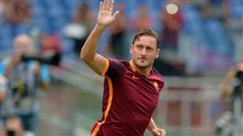 توتي سيُمدد تعاقده مع روما.. سنة كـ لاعب و6 كـ إداري