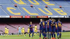 صحيفة كاتلونية تكشف موقف لاعبي برشلونة من قضية تأجيل مباراة لاس بالماس