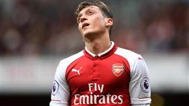 الواقع يبعث برسالة لأوزيل " الطمع ضر ما نفع ".