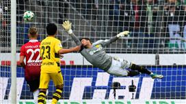 بالفيديو هانوفر يُكرم ضيفه دورتموند برباعية .. ولقاء ميونخ ولايزبج سيُحدد المتصدر