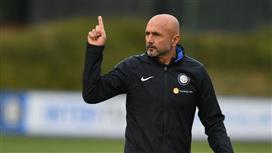 إنتر ميلان يستهدف مُدافع برشلوني وآخر في مانشستر سيتي