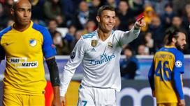 بالفيديو.. شاهد كيف تعامل رونالدو بطريقة خاصة مع الصحفيين بعد مباراة أبويل وماذا قال لهم