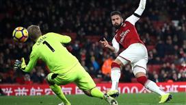 هادرسفيلد يمنح جيرو بطاقة عبور .. والأخير يقول لكانتونا : تنحَ عن المركز