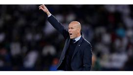 التلميذ تفوق على معلمه .. شاهد ماذا قال زيدان عن تحطيم رقم مدربه السابق