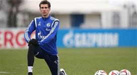 BILD: أرسنال سوف يسعى لمراضاة جماهيره عبر التعاقد مع مدافع شالكه «ليون جورتزكا» !!