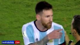 بالفيديو - الفيفا يوقف ميسي.. بعد إهانته لحكم برازيلي