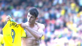 بالفيديو .. لاعب إنجليزي غاضب من الدكة .. سجل هدفاً فعامل مدربه بطريقة غريبة !