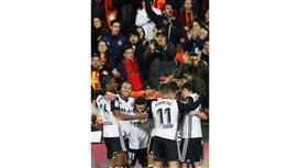 بالفيديو.. مهرجان تهديفي برباعية منها هدف " استثنائي " يقودان فالنسيا إلى ربع نهائي كأس ملك إسبانيا