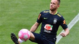 برشلونة على أعتاب إتمام صفقة جديدة مع وقف التنفيذ