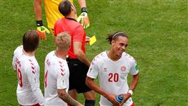 بالفيديو.. الدنمارك تأخذ خطوة نحو التأهل وأستراليا تعقد موقفها