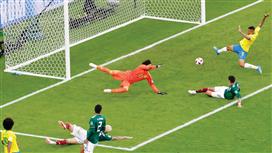 بالفيديو.. حارس المكسيك الأسبق يكشف أسباب السقوط أمام البرازيل