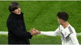 لوف سعيد بأداء "شباب" ألمانيا أمام الأرجنتين