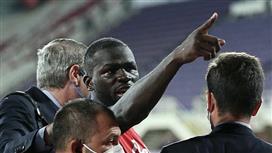 كوليبالي يطالب بمنع مشجع نعته بـ"القرد" من دخول الملاعب للأبد