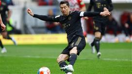 هونيس: ليفاندوفسكي باقٍ مع بايرن 100%