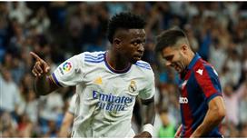 فينيسيوس: طلبت من أنشيلوتي البقاء لكي أسجل "هاتريك"